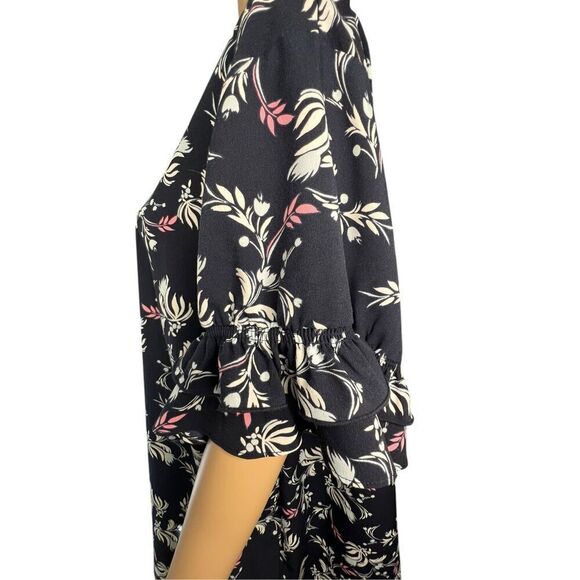 Lane Bryant Floral Pattern Short Sleeve Blouse With Ruffled Sleeves - Picture 2 of 5